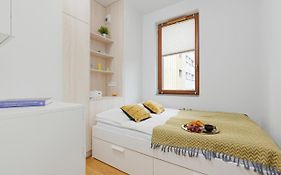 Modern Apartment Near Hilton